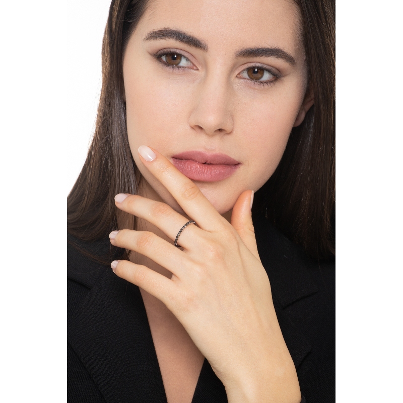 White gold 18k eternity ring with black diamonds 