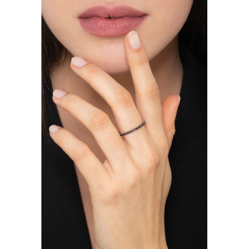 White gold 18k eternity ring with black diamonds 