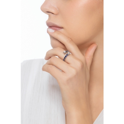 18k white gold TOI et MOI ring with blue sapphires and diamonds