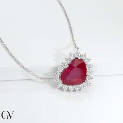 18k white gold necklace with ruby and diamonds