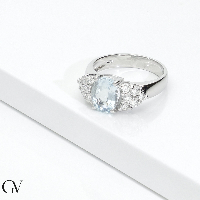 Aquamarine and diamonds ring in white gold 18k Aquamarine and diamonds ring in white gold 18k