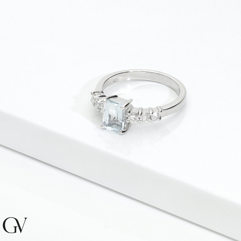 750 white gold aquamarine and diamonds ring 750 white gold aquamarine and diamonds ring