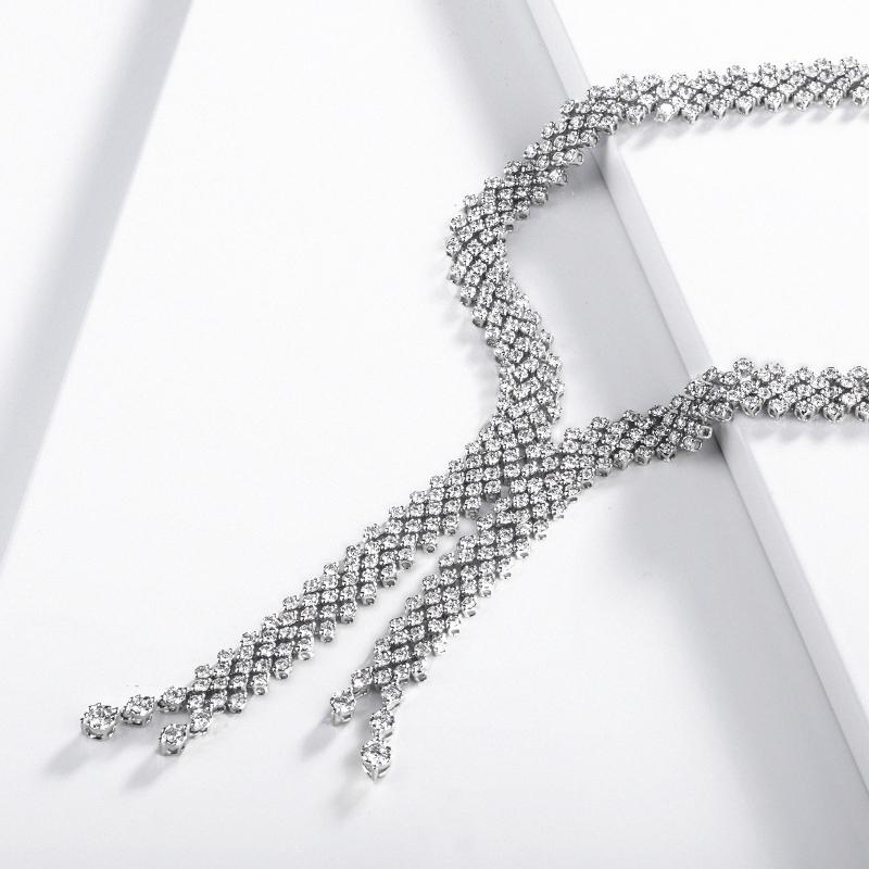 750 white gold woman design necklace with diamonds 750 white gold woman design necklace with diamonds