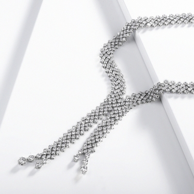 750 white gold woman design necklace with diamonds