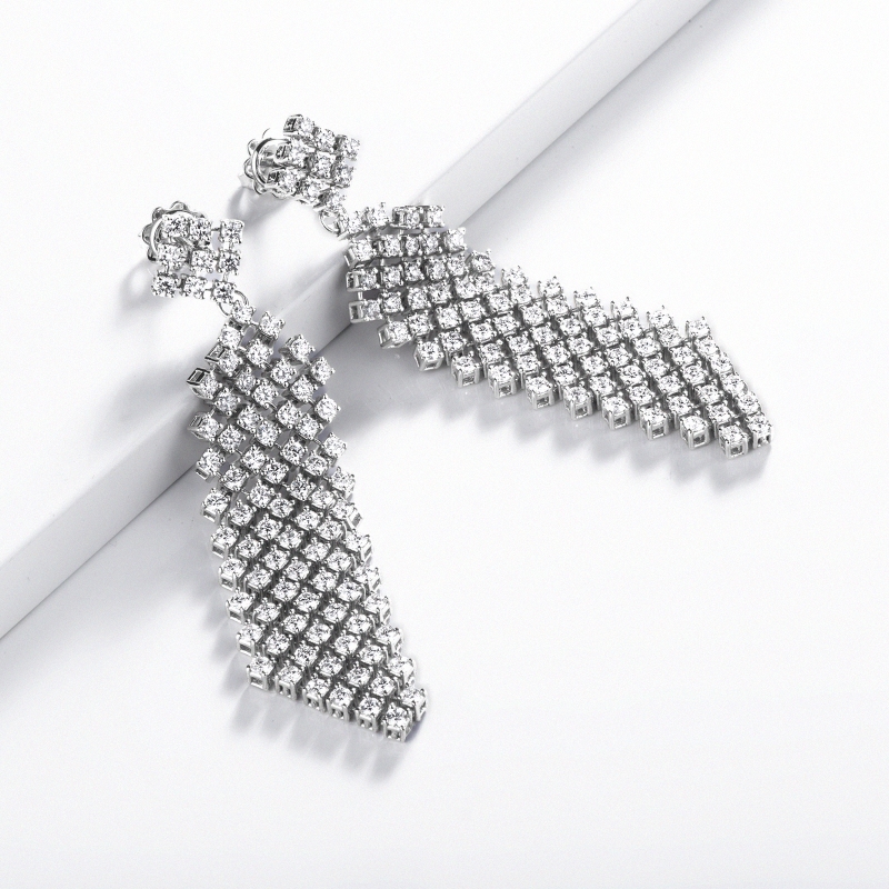 18k white gold earrings design with diamonds 18k white gold earrings design with diamonds