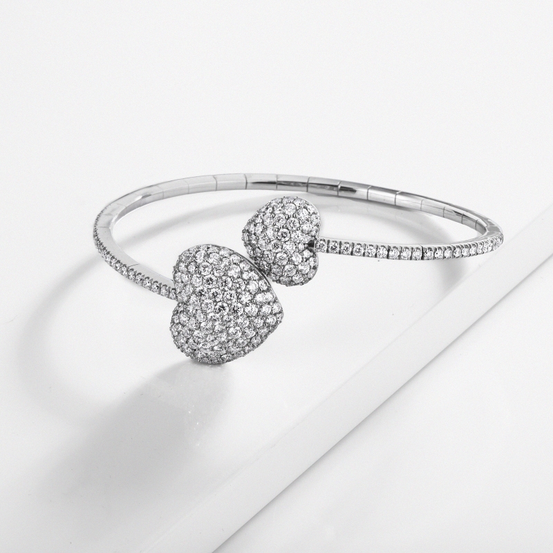 18k white gold bracelet with two hearts in diamonds 18k white gold bracelet with two hearts in diamonds