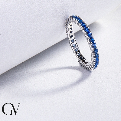 Full eternity ring in white gold 18k with blue sapphires 