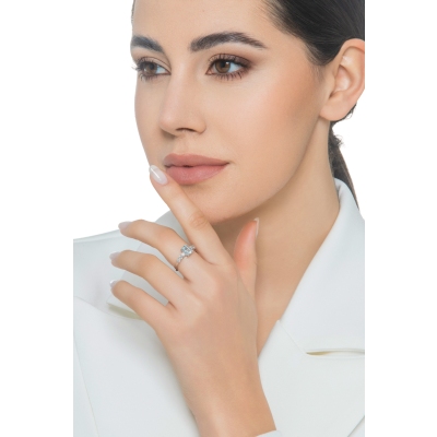 750 white gold aquamarine and diamonds ring