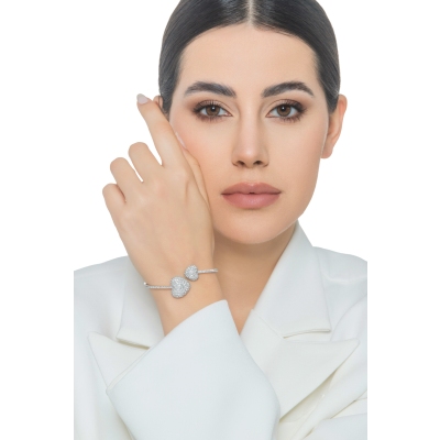 18k white gold bracelet with two hearts in diamonds