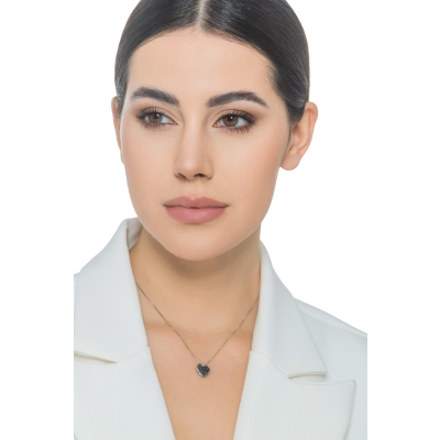 Black diamonds pavè heart necklace in white gold 18k