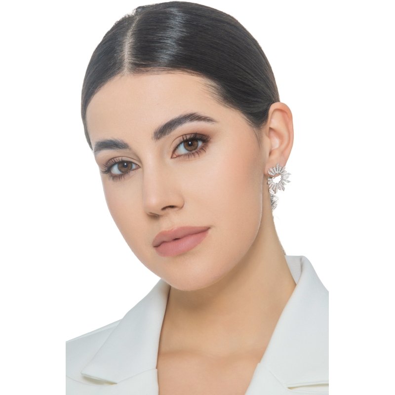 Design hoop earrings with diamonds Design hoop earrings with diamonds