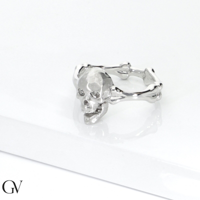 750 white gold skull diamonds ring