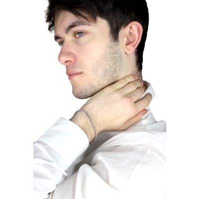 Tennis bracelet with diamonds