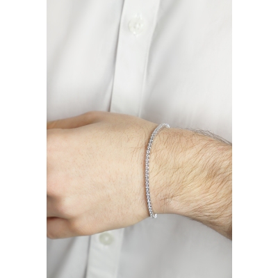 Tennis bracelet with diamonds