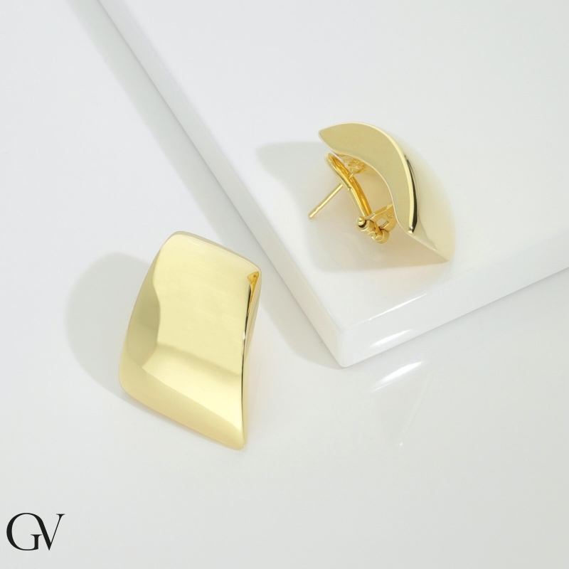 Modern latch back earrings in sleek 18kt yellow gold