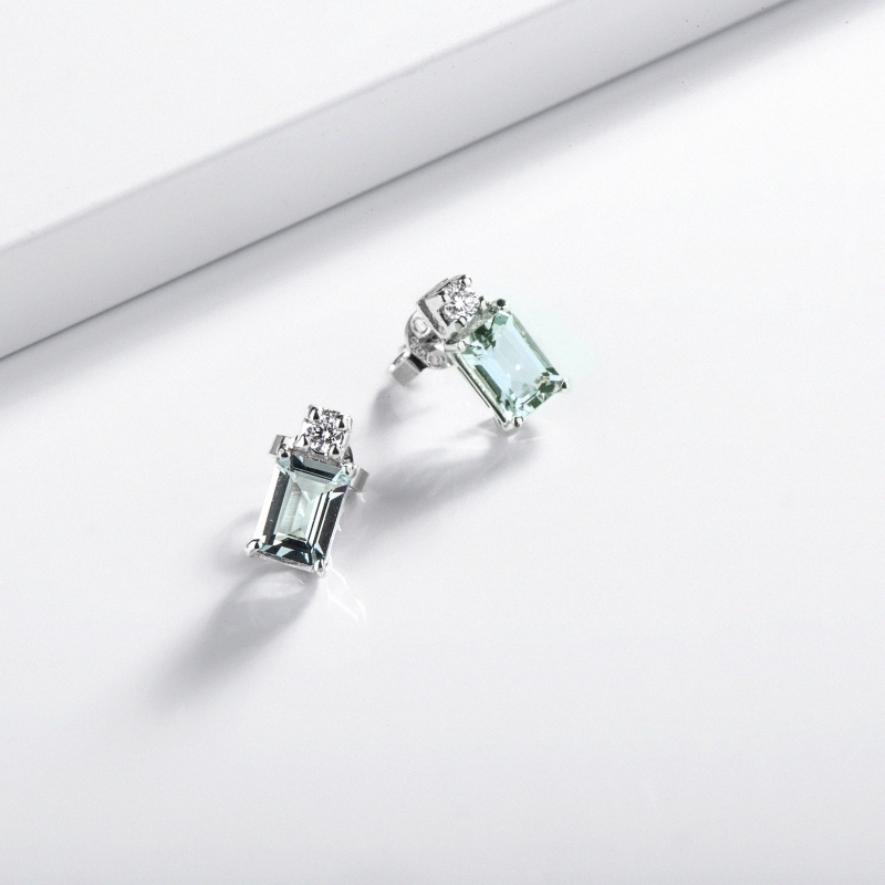 18k white gold aquamarine and diamonds earrings