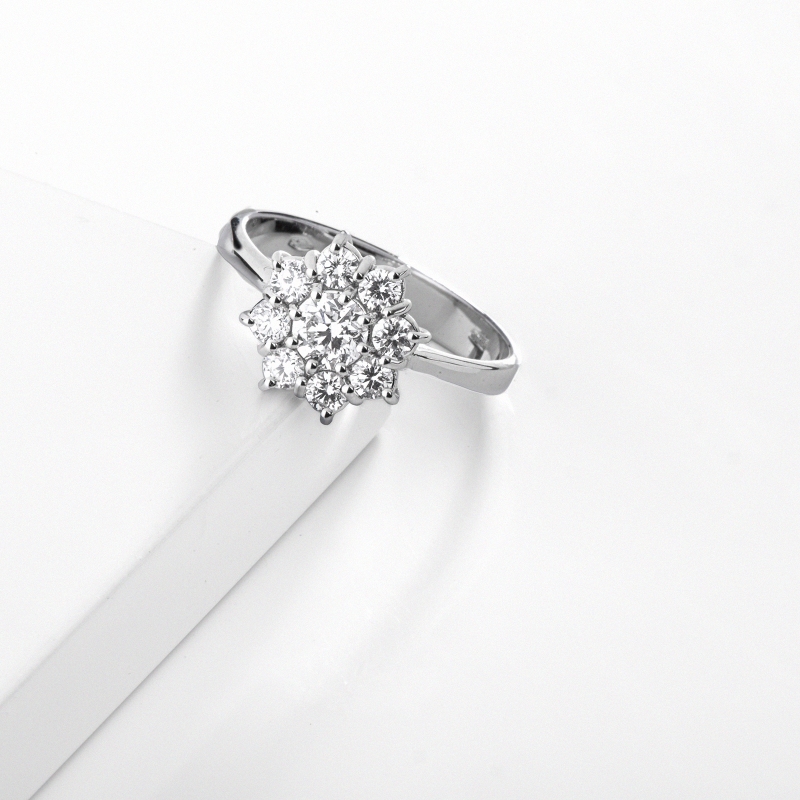 Flower ring in white gold 18k diamonds