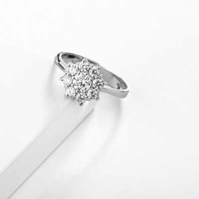 Flower ring in white gold 18k diamonds