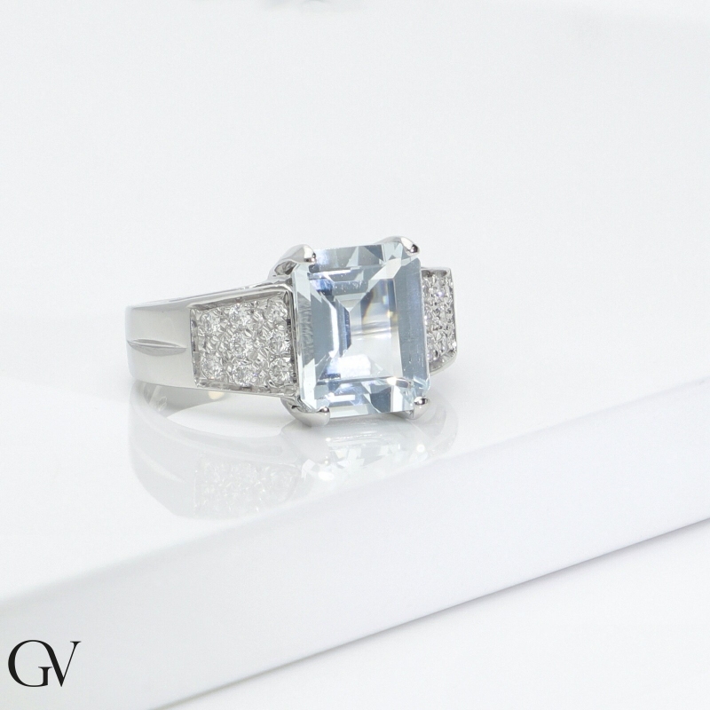 Aquamarine ring with diamonds Aquamarine ring with diamonds