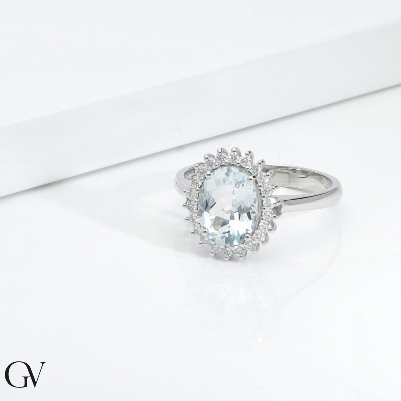 18k white gold aquamarine and diamonds ring 18k white gold aquamarine and diamonds ring