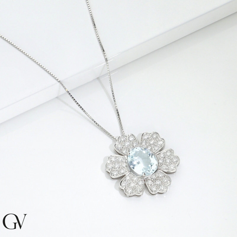 Flower necklace in white gold 18k with aquamarine and diamonds