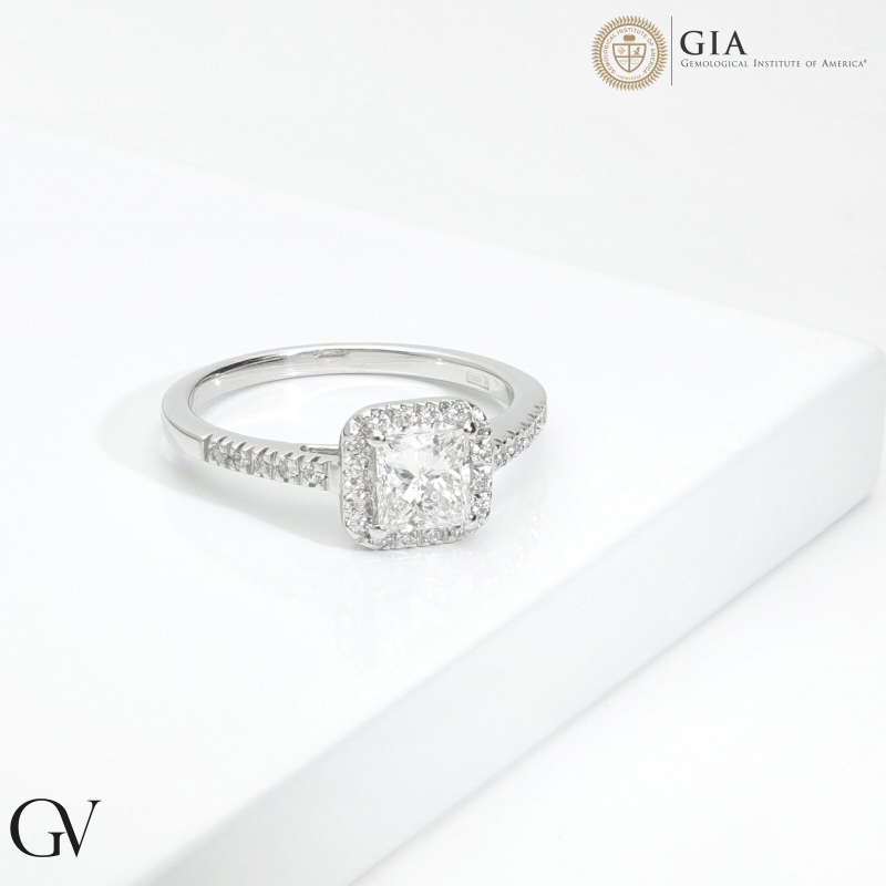 Solitaire ring with diamond princess cut 0.70ct GIA in white gold 18k Solitaire ring with diamond princess cut 0.70ct GIA in white gold 18k