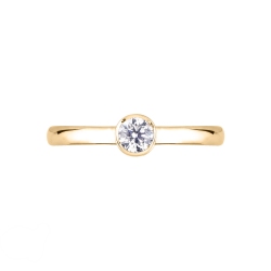 Bezel setting in yellow gold 18k