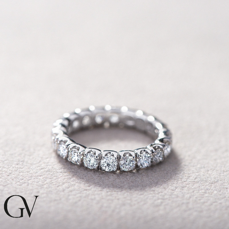 Diamond eternity ring in gold Diamond eternity ring in gold