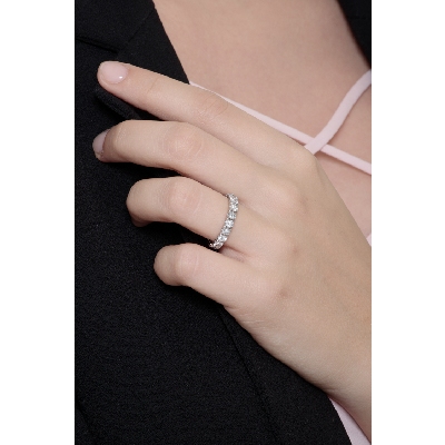 Diamond eternity ring in gold