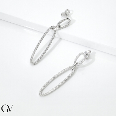 750 white gold diamond drop earrings