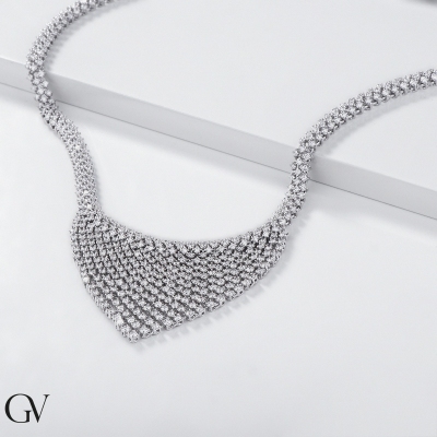 Triangle necklace in white gold 18k with diamonds