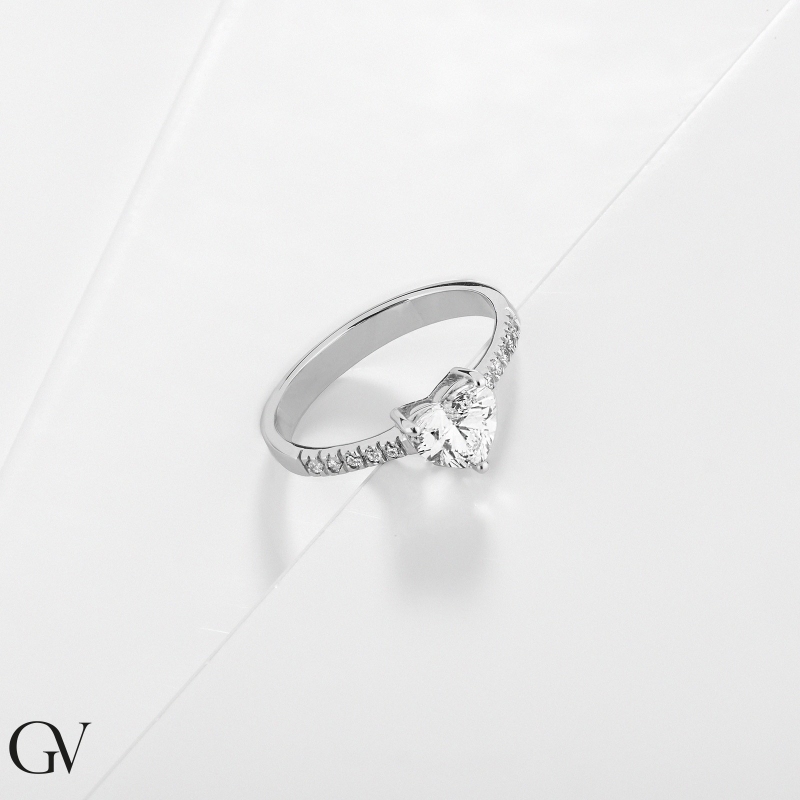 Solitaire ring with diamond heart cut 1.00ct GIA in white gold 18k Solitaire ring with diamond heart cut 1.00ct GIA in white gold 18k