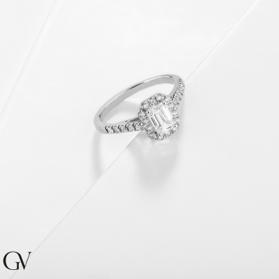 Solitaire ring with diamond 1.00ct GIA emerald cut in white gold 18k