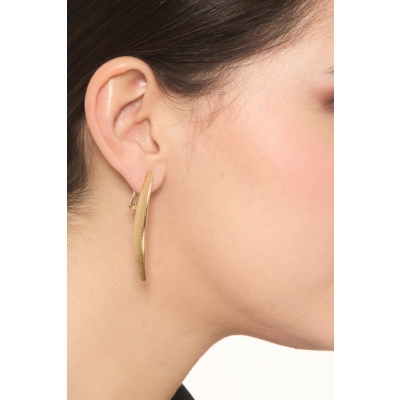 Polished and satin bar earrings in 18K yellow gold
