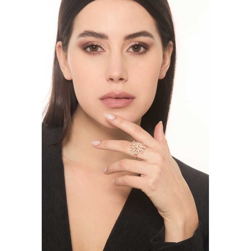 18k rose gold design ring with diamonds 18k rose gold design ring with diamonds