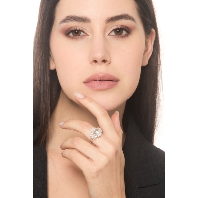 Halo ring in white gold 18k with aquamarine and diamonds