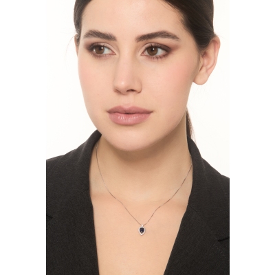 Necklace in white gold 18k with blue sapphire pear cut and diamonds