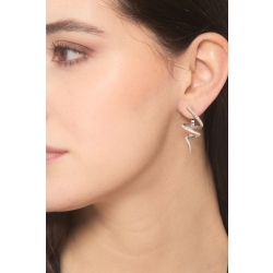 18k white gold design earrings with diamonds 2