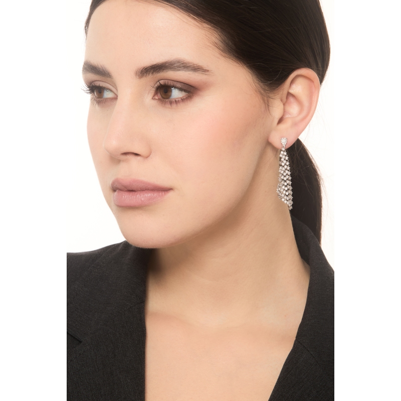 Drop earrings in white gold 18k with diamonds Drop earrings in white gold 18k with diamonds