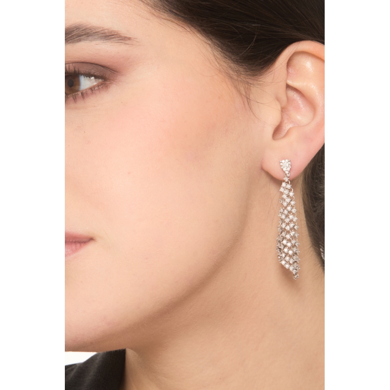 Drop earrings in white gold 18k with diamonds Drop earrings in white gold 18k with diamonds