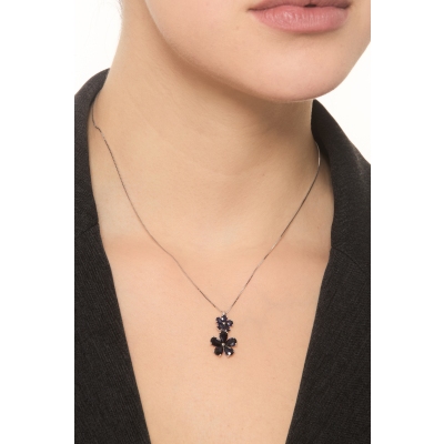 18k white gold necklace with two flowers