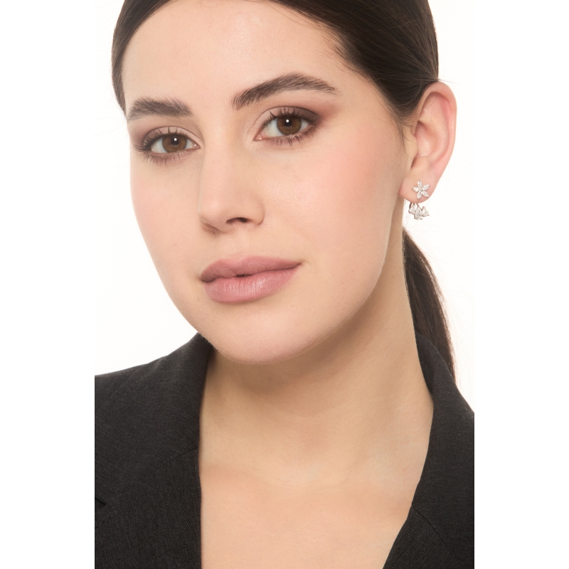 Earrings in white gold 18k with pear shaped diamonds