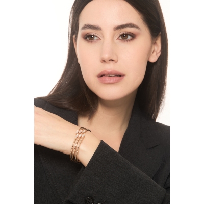 Rigid design bracelet in rose gold 18k with diamonds