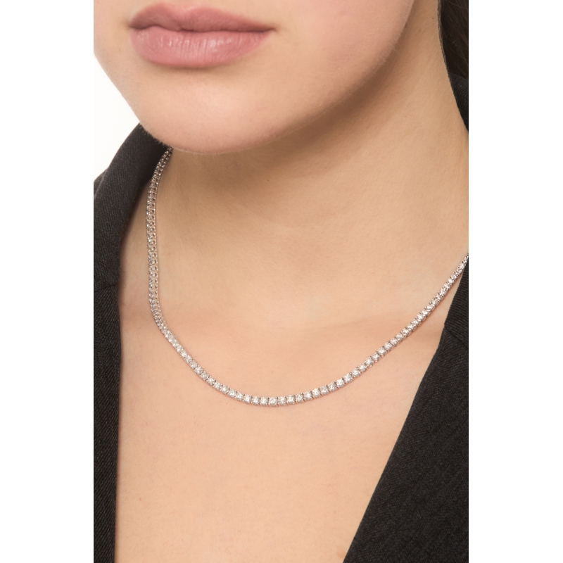 Graduated tennis necklace in white gold 18k with diamonds