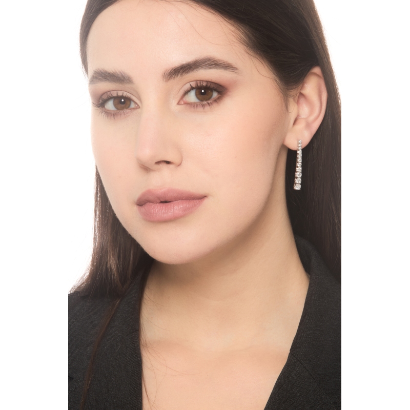 750 white gold graduated tennis earrings with diamonds 750 white gold graduated tennis earrings with diamonds