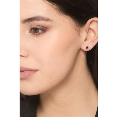 18k white gold blue sapphires studs
