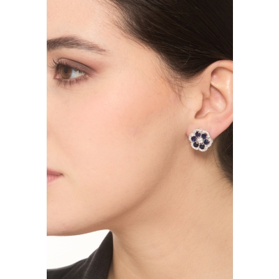 Flower earrings in white gold 18k with blue sapphires and diamonds