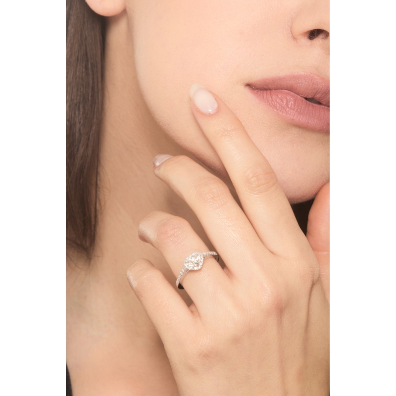 Solitaire ring with diamond heart cut 0.70ct GIA in white gold 18k Solitaire ring with diamond heart cut 0.70ct GIA in white gold 18k