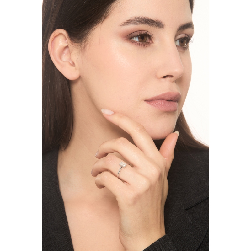 Solitaire ring with diamond emerald cut 1.00ct GIA in white gold 18k Solitaire ring with diamond emerald cut 1.00ct GIA in white gold 18k