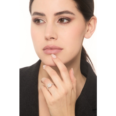 Solitaire ring with diamond 1.00ct GIA emerald cut in white gold 18k